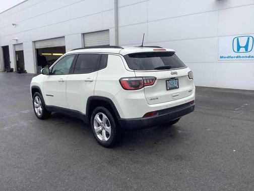 White Clearcoat 2018 Jeep Compass Latitude