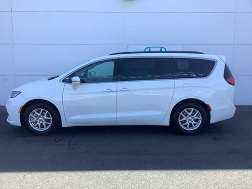 2022 Chrysler Pacifica Touring-L