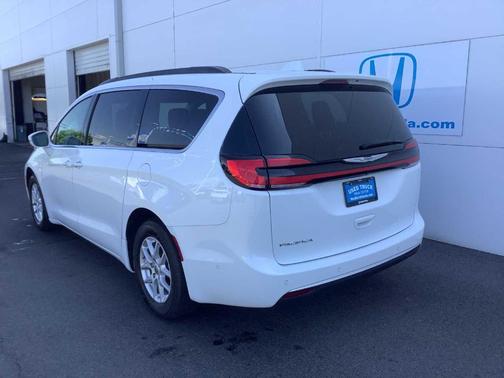2022 Chrysler Pacifica Touring-L