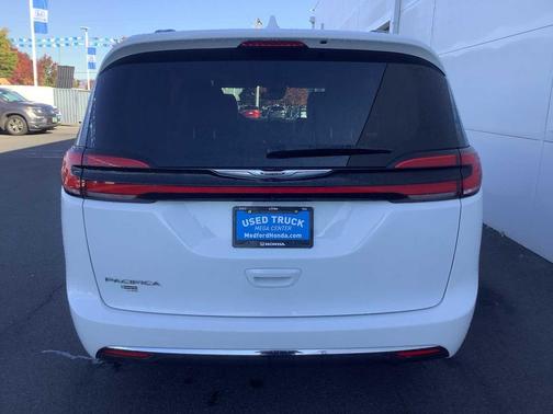 2022 Chrysler Pacifica Touring-L