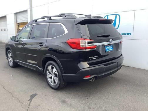 2023 Subaru Ascent Premium 8-Passenger