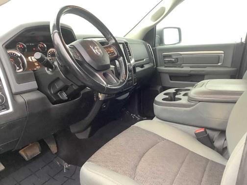 Bright White Clearcoat 2019 RAM 1500 Classic Big Horn