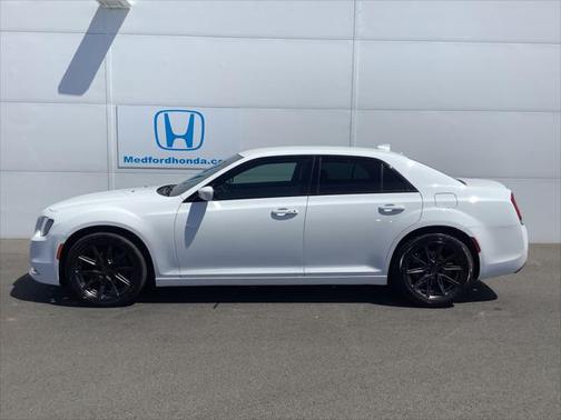 2019 Chrysler 300 S