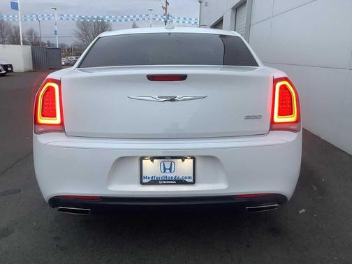 2019 Chrysler 300 S