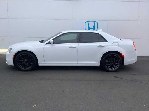 2019 Chrysler 300 S