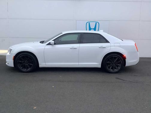 2019 Chrysler 300 S