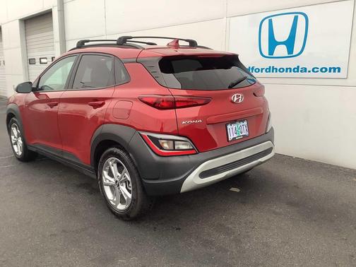 2022 Hyundai KONA SEL