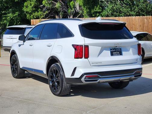 White Pearl 2023 Kia Sorento SX