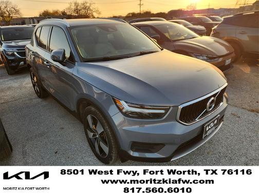 2020 Volvo XC40 T5 Momentum