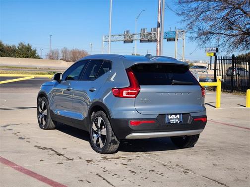 2020 Volvo XC40 T5 Momentum