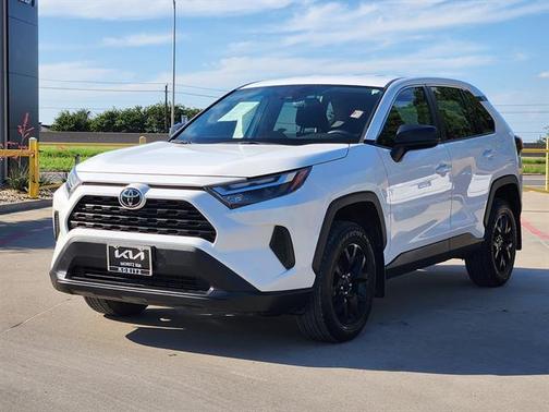 Ice 2023 Toyota RAV4 LE