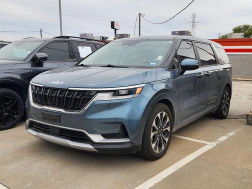 2023 Kia Carnival EX