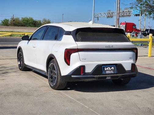 Snow White Pearl 2026 Kia K4 GT-LINE