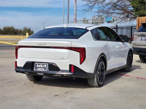 2026 Kia K4 GT-LINE