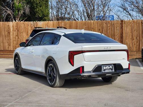 2026 Kia K4 GT-LINE