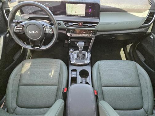 Snow White Pearl 2025 Kia Seltos SX