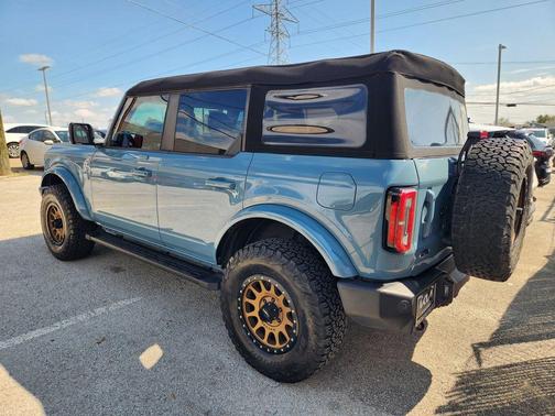 2023 Ford Bronco Outer Banks