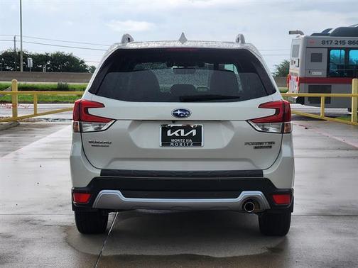 Crystal White Pearl 2021 Subaru Forester Touring