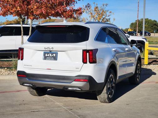 White Pearl 2026 Kia Sorento S