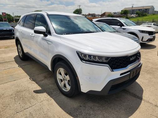 2022 Kia Sorento LX