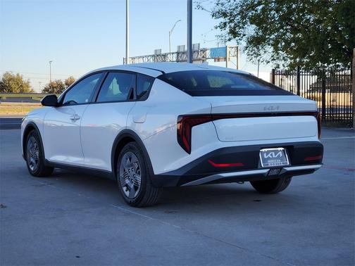 2025 Kia K4 LX