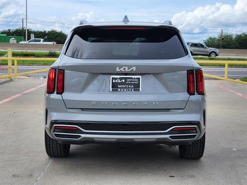 Gray 2022 Kia Sorento SX