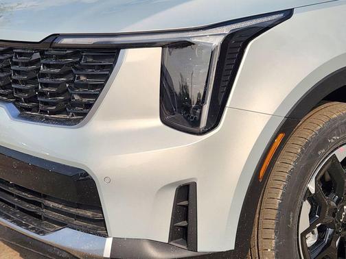 Ivory 2026 Kia Sorento S