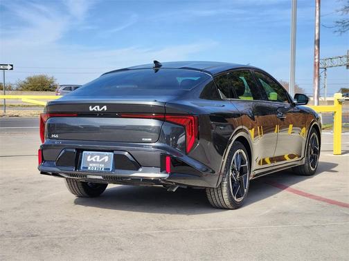 2026 Kia K4 GT-LINE