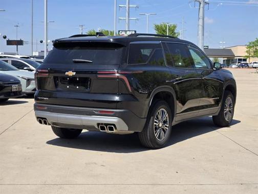 Mosaic Black Metallic 2025 Chevrolet Traverse LT