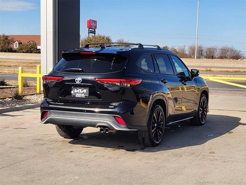 2023 Toyota Highlander XSE