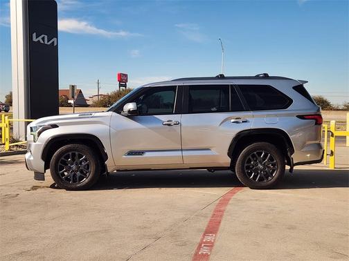 2025 Toyota Sequoia Platinum