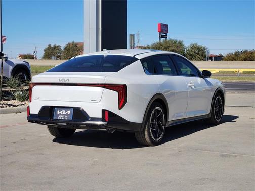 2025 Kia K4 GT-Line