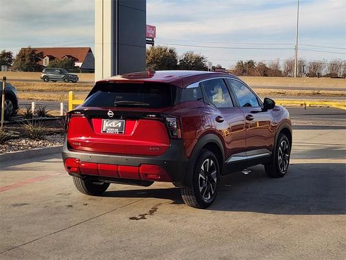 2025 Nissan Kicks SV