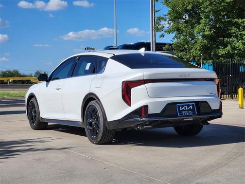 2025 Kia K4 GT-Line Turbo