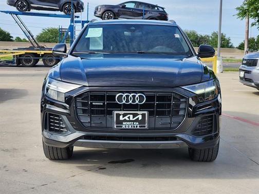 Night Black 2020 Audi Q8 55 Premium