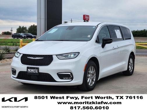Bright White Clearcoat 2025 Chrysler Pacifica Select