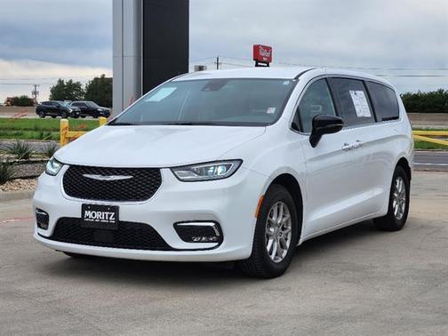 Bright White Clearcoat 2025 Chrysler Pacifica Select