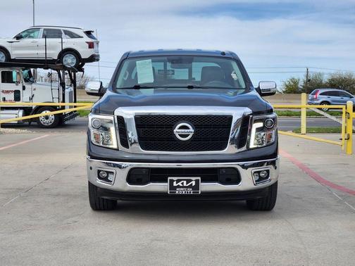 2017 Nissan Titan SL