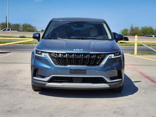 2023 Kia Carnival EX