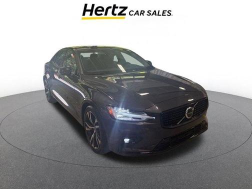 2024 Volvo S60 B5 Core Dark Theme