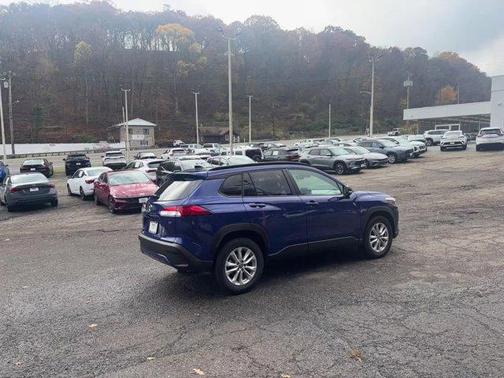 2025 Toyota Corolla Cross LE