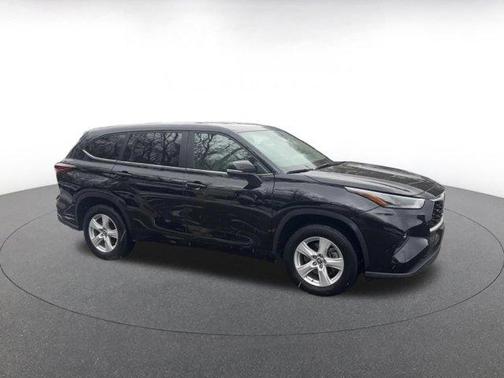 2025 Toyota Highlander LE