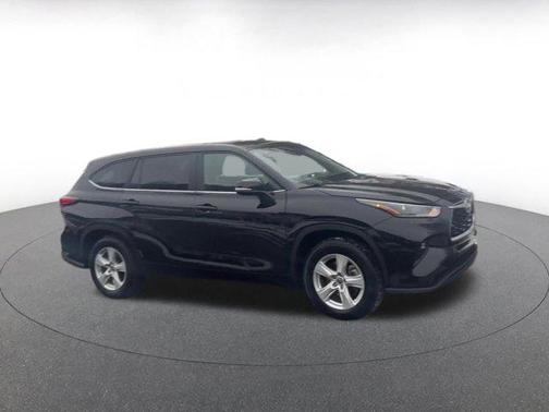 2025 Toyota Highlander LE