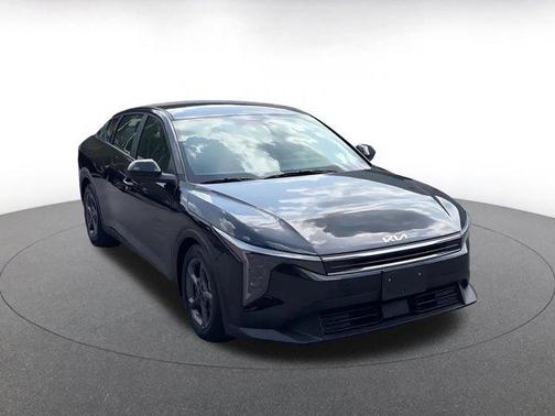 Aurora Black Pearl 2025 Kia K4