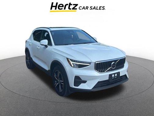 2024 Volvo XC40 CORE