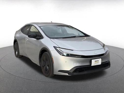 2025 Toyota Prius LE