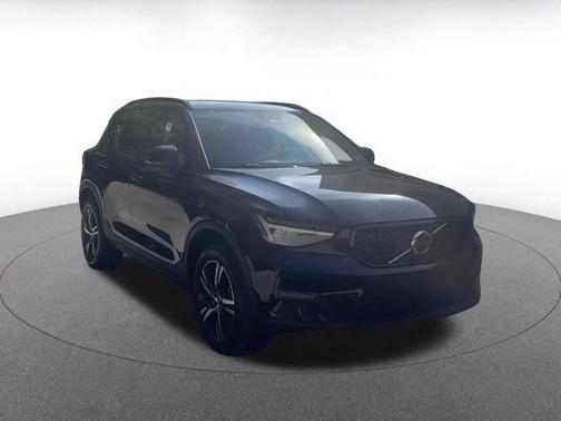 2024 Volvo XC40 CORE