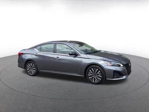 Gun Metallic 2025 Nissan Altima SV