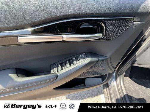 Gravity Gray 2024 Kia Seltos EX