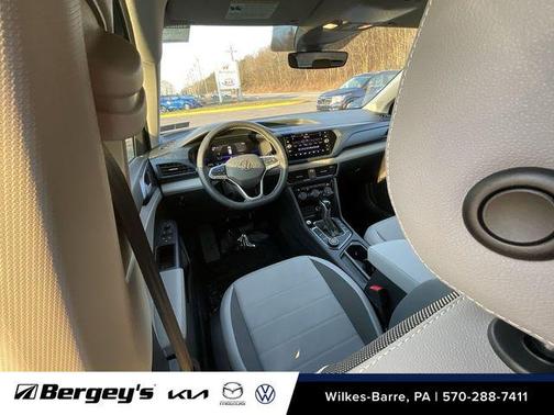 Deep Black 2024 Volkswagen Taos 1.5T SE